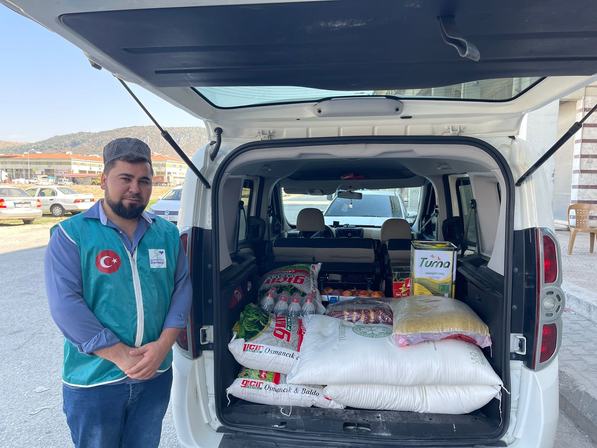 İhtiyaç Sahiplerine Erzak Yardımlarınızı Ulaştırdık